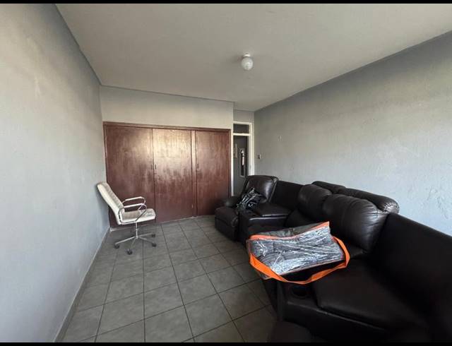 1 BEDROOM APARTMENT FOR SALE IN PRETORIA WEST